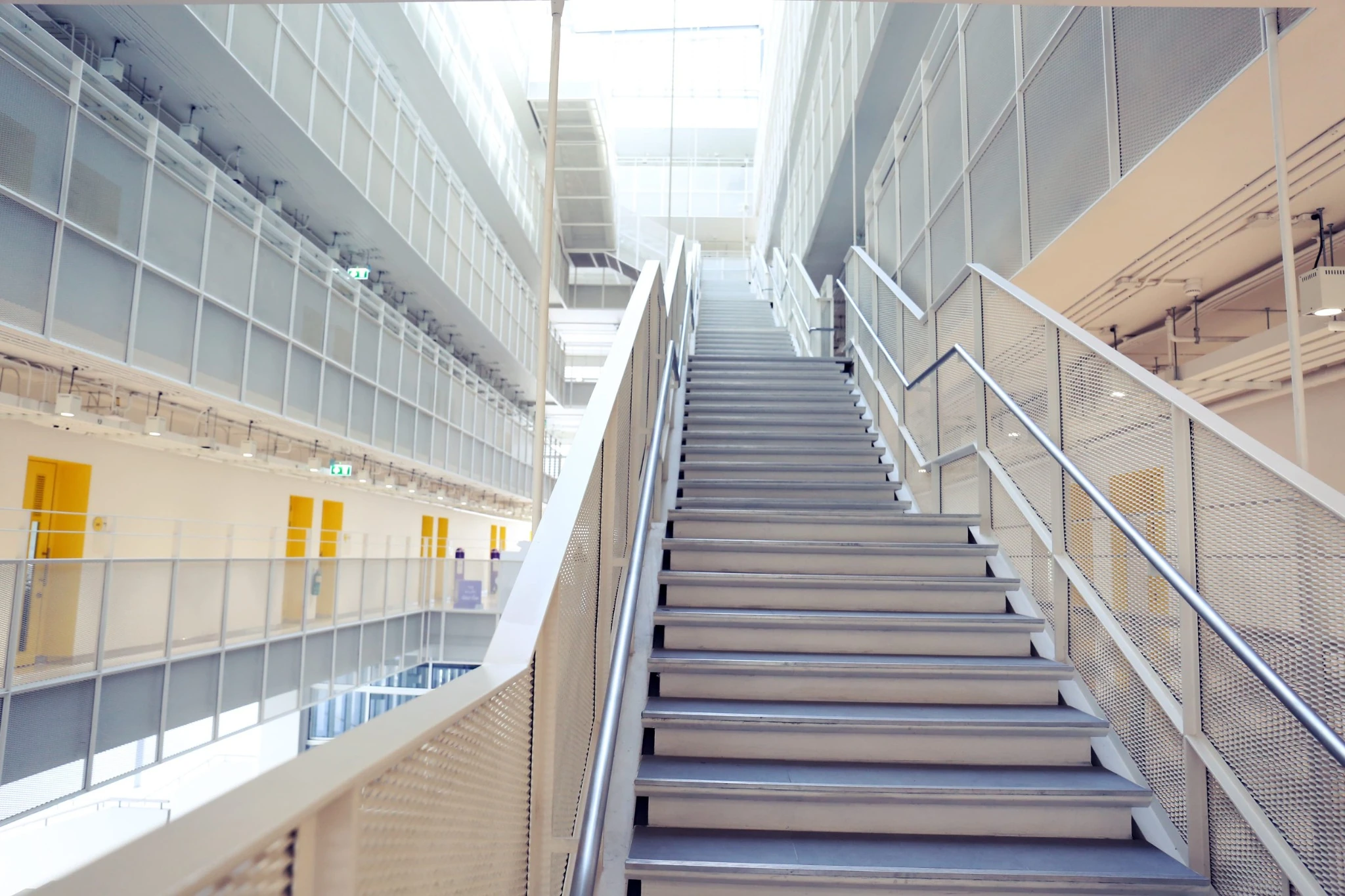 Réinventer l’espace avec un escalier pour une décoration moderne 2 escalier moderne
